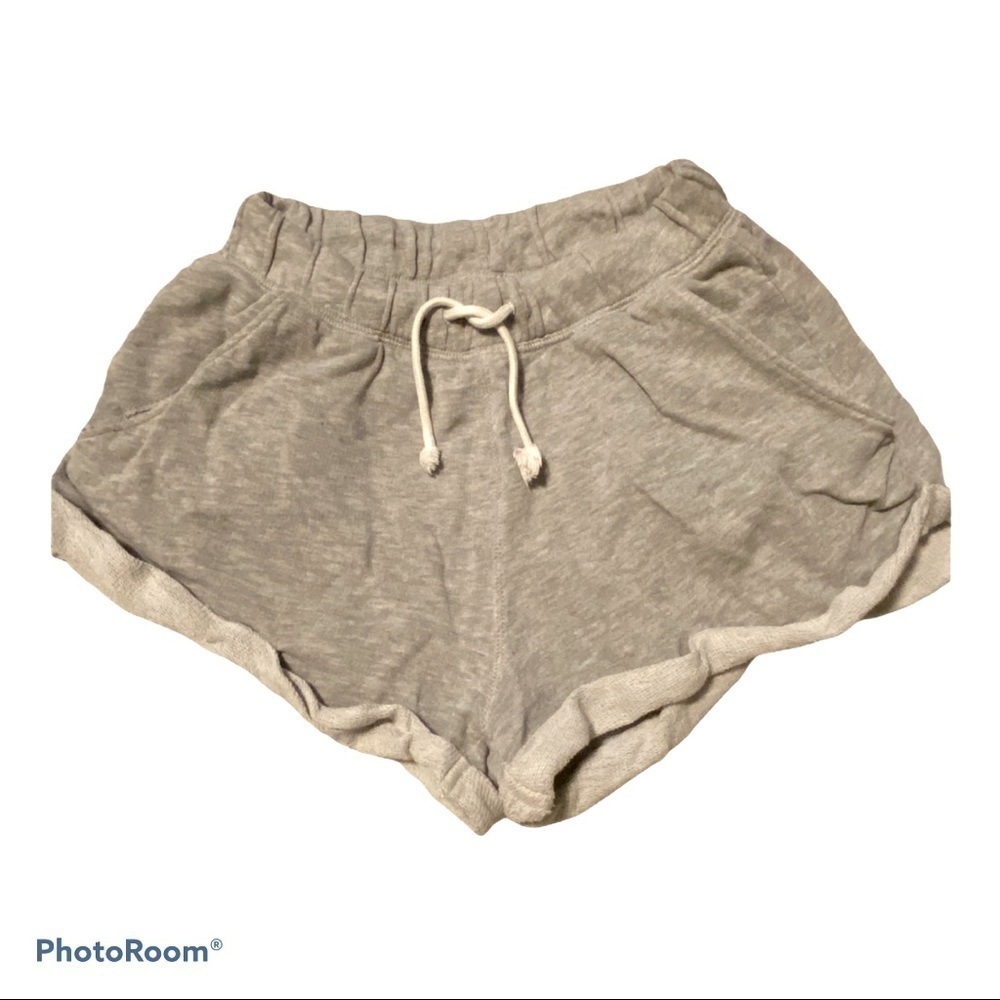 🎈$5 add on. H&M Divided grey jogger shorts.
